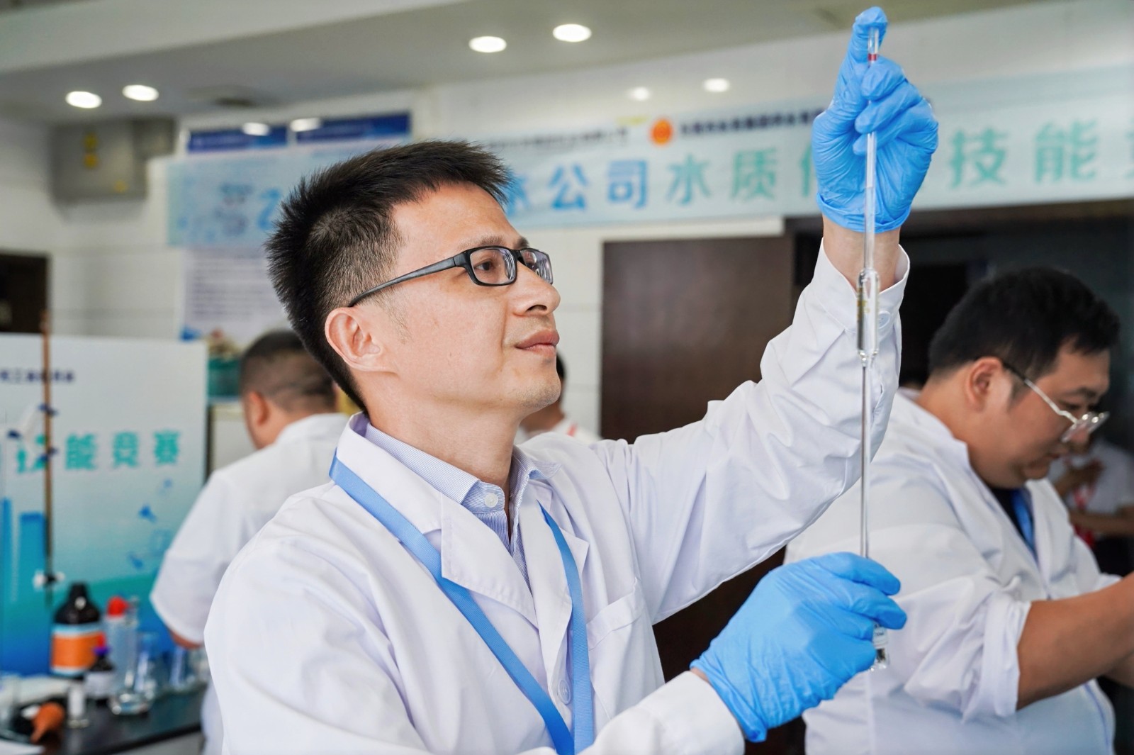 化驗實操3.jpg 化驗實操3.jpg