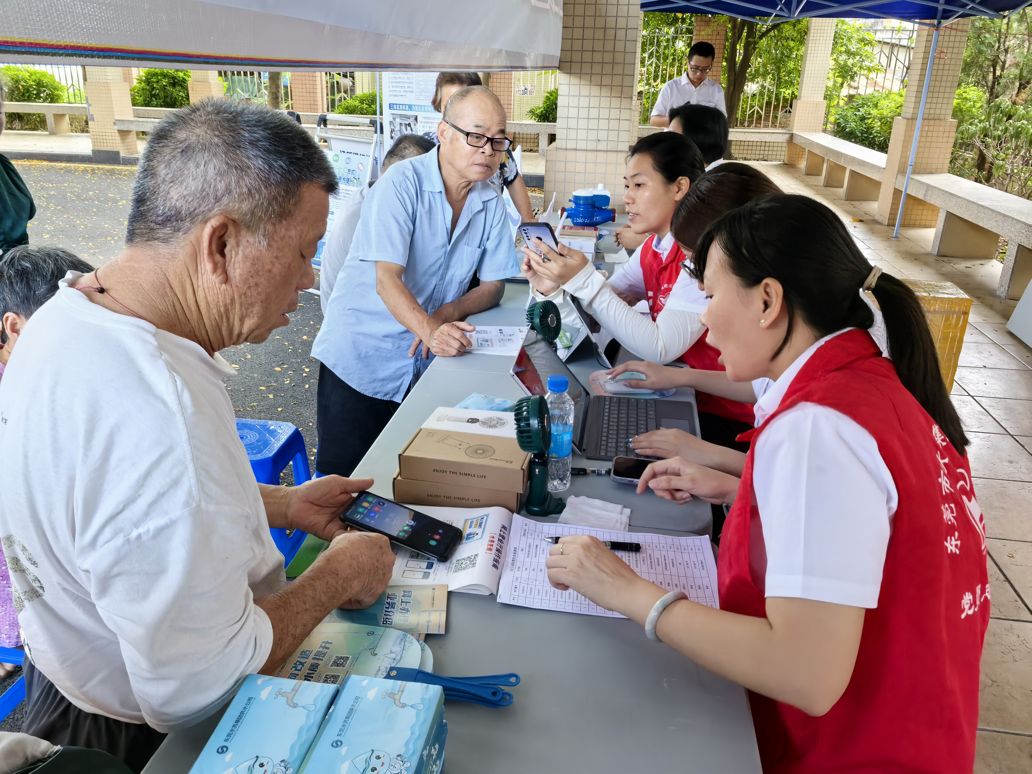 業(yè)務咨詢-黃江.jpg 業(yè)務咨詢-黃江.jpg